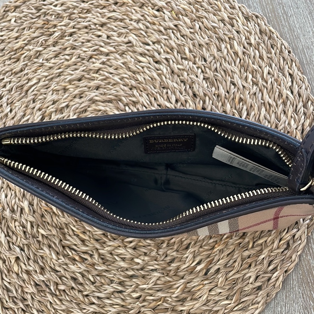 Burberry mini Clara wristlet pochette - Picture 9 of 16
